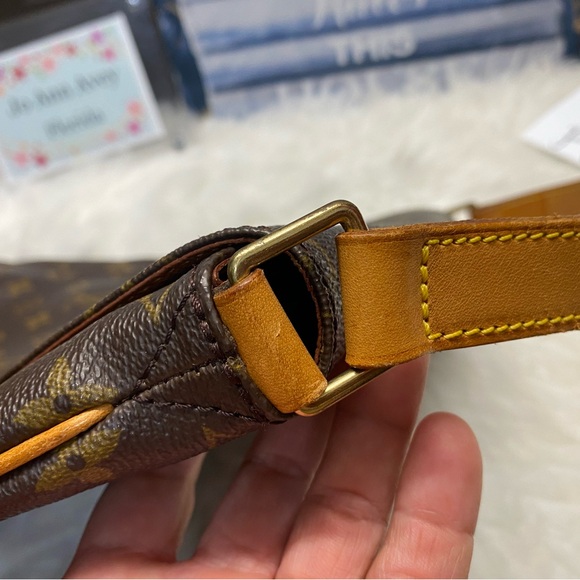 💗💗💗SOLD💗💗💗

🤩🤩🤩SALSA GM CROSSBODY🤩🤩🤩 - Picture 7 of 13